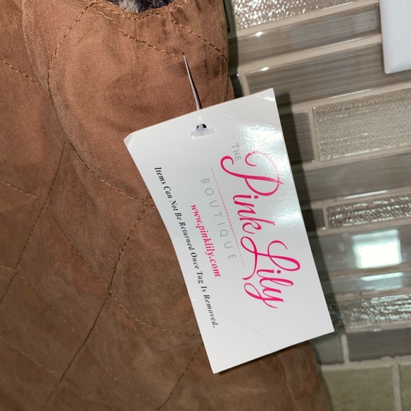 SOLD NWT Pink Lily Reversible Leopard Vest - Picture 6 of 6